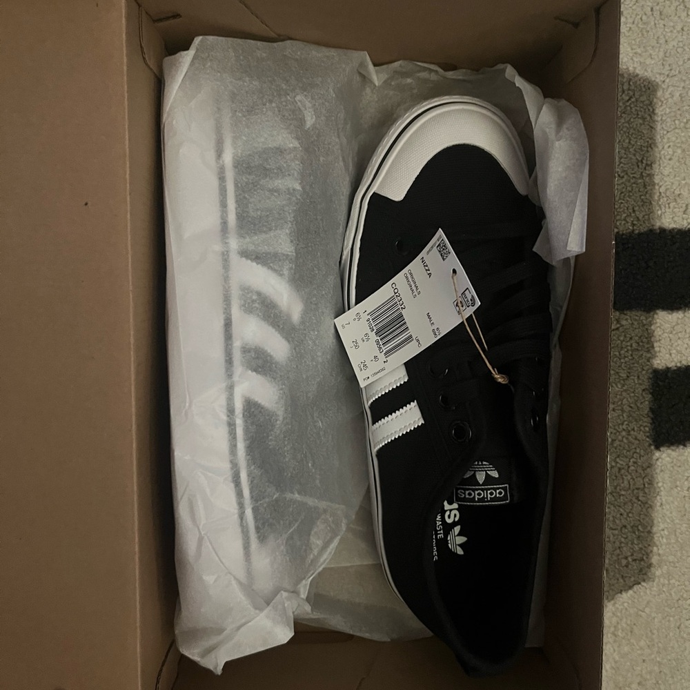 Adidas Men's NEW Nizza Black sneaker size 7